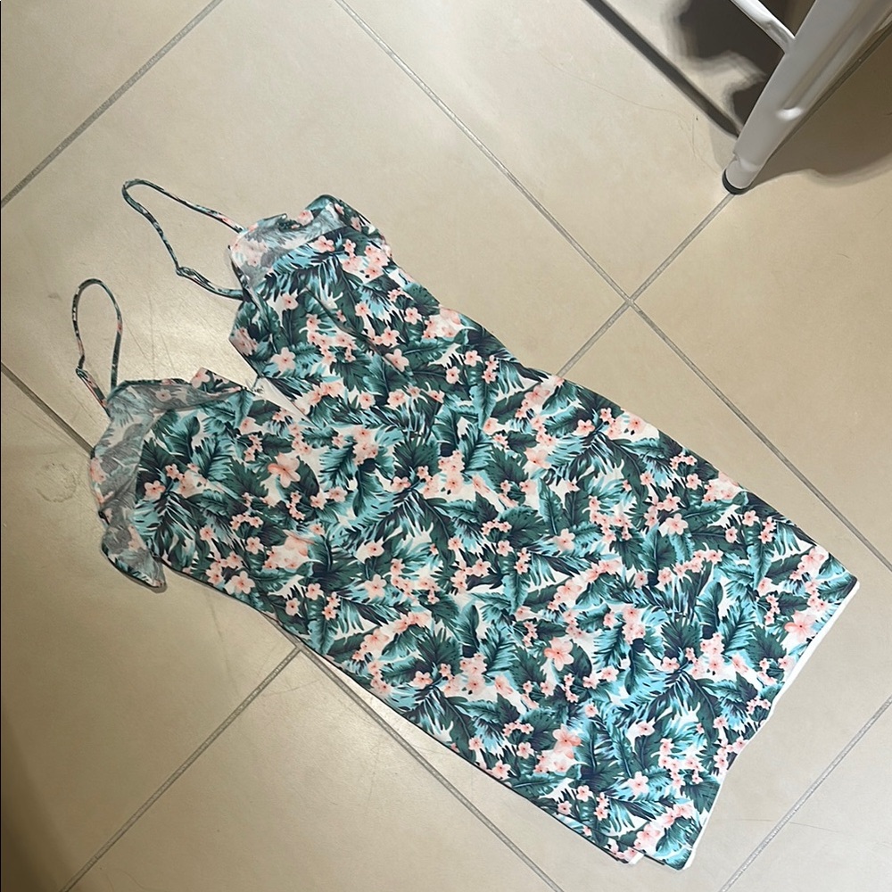 Super down Floral Spaghetti Strap Dress
